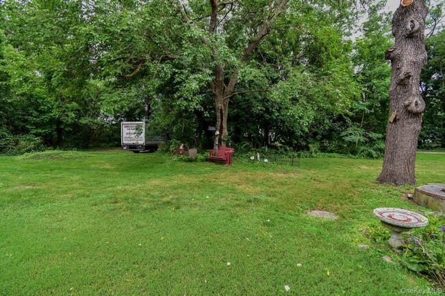 Building Photo - 376 Terryville Rd