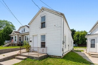 Building Photo - 1416 S 10th St