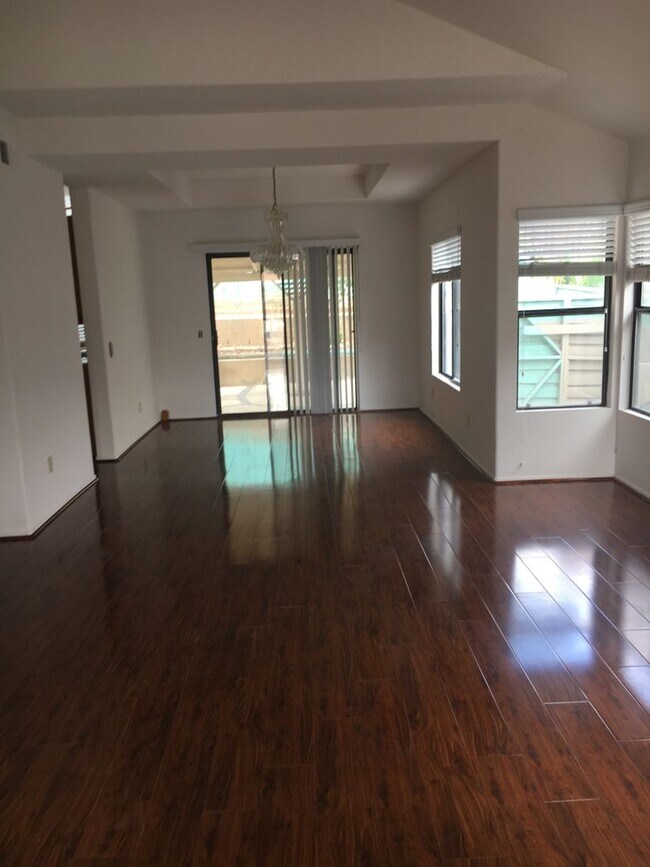 Foto del edificio - 2933 Brunswick Cir