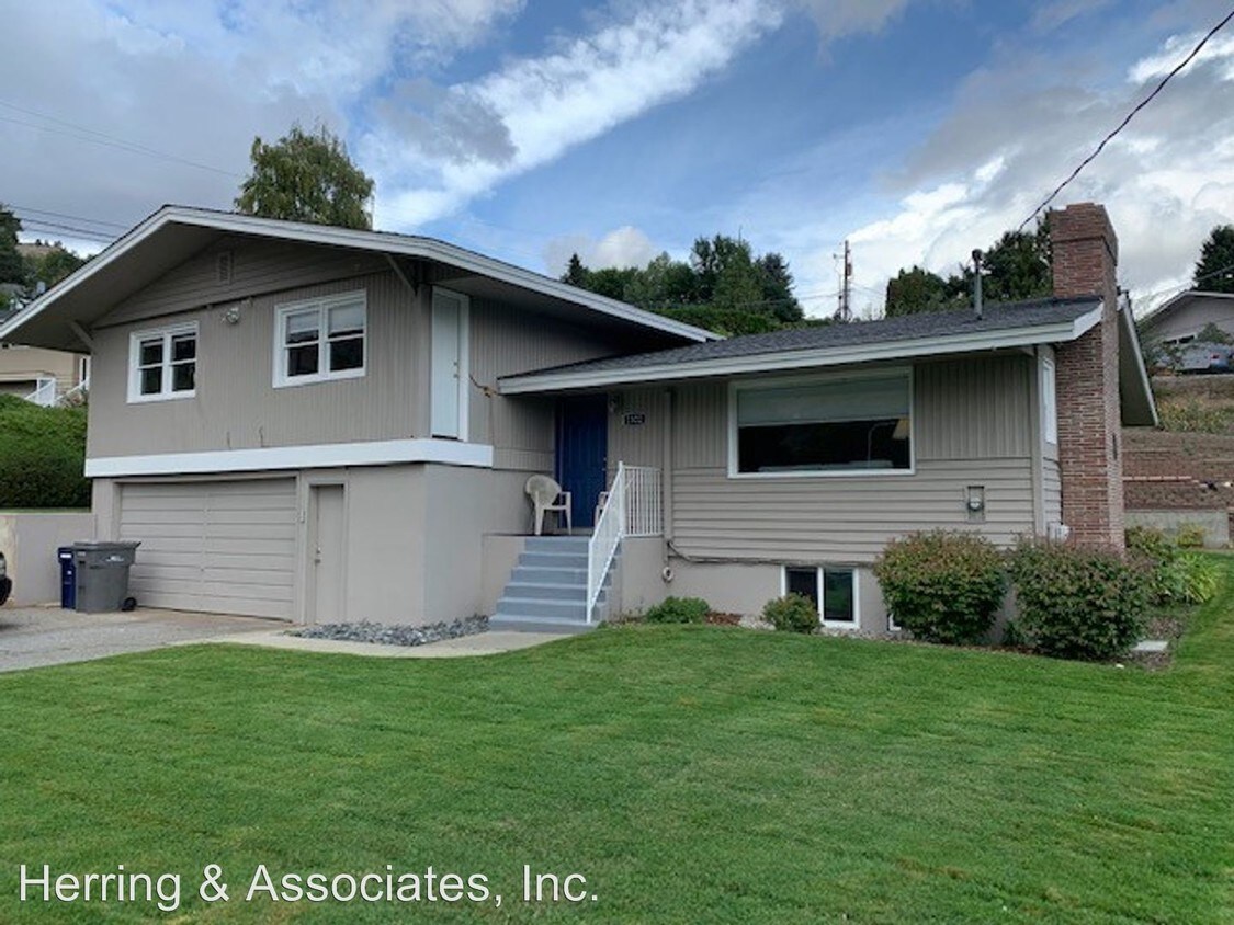 2322 Fifth St, Wenatchee, WA 98801 Apartment for Rent in Wenatchee