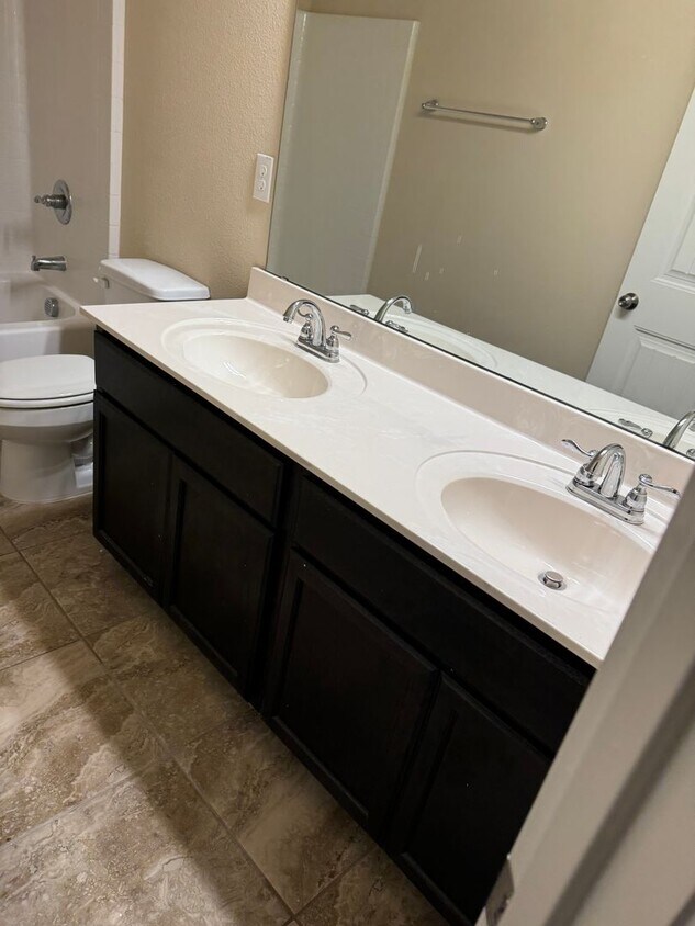 Primary Photo - Stunning 3-Bedroom, 2-Bath Home in Ferris!