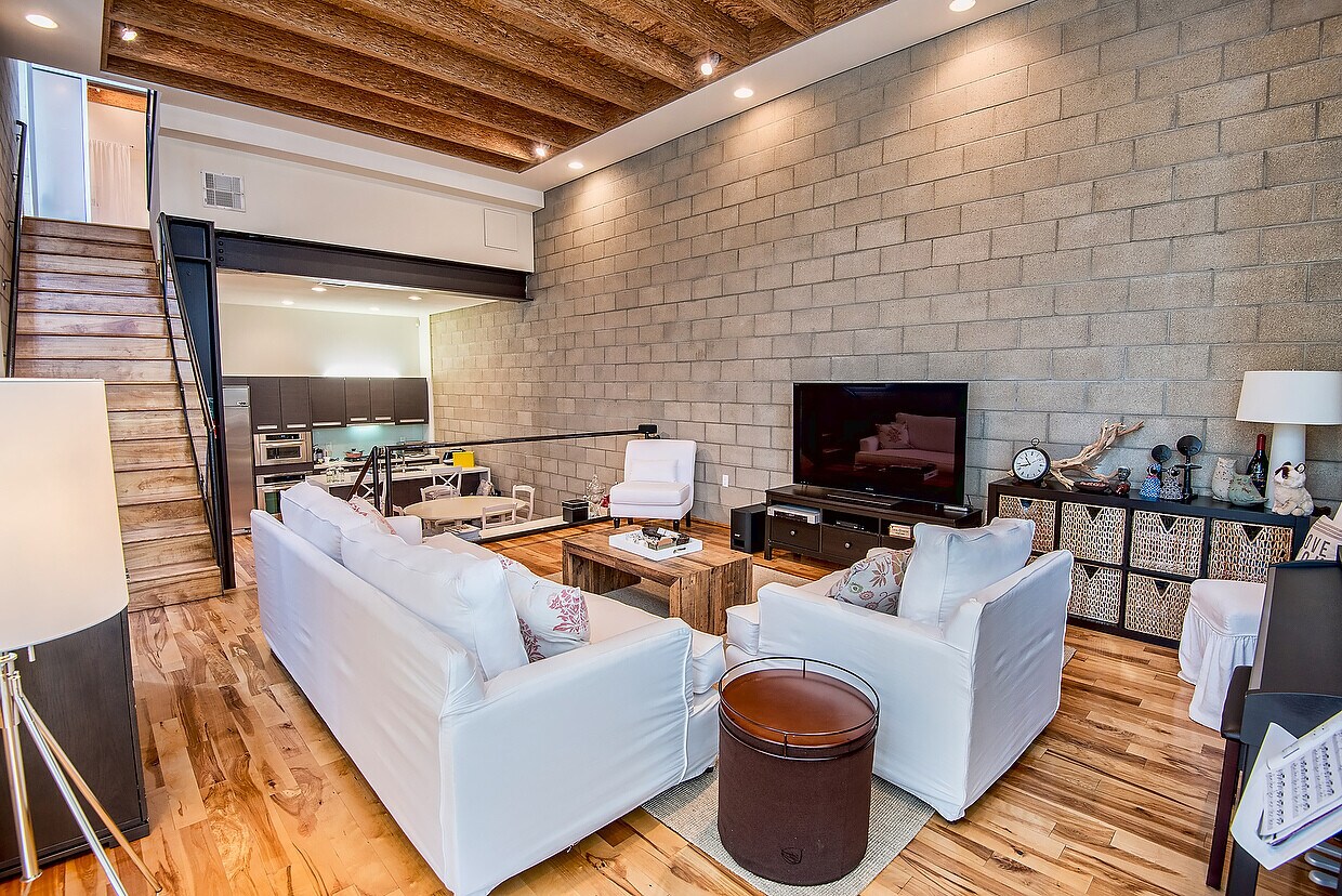 Foto principal - 631 N Larchmont Blvd