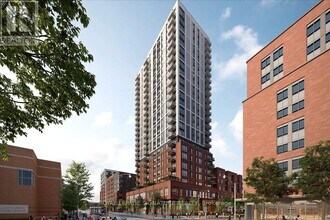 Building Photo - 10 Oak St