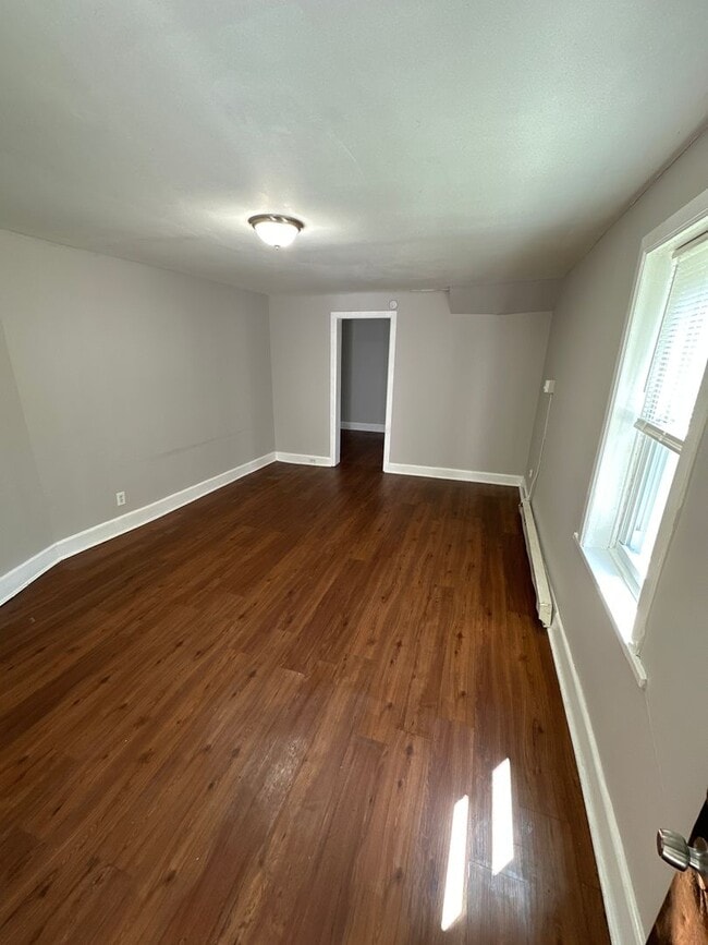 Building Photo - 101 N Gross St