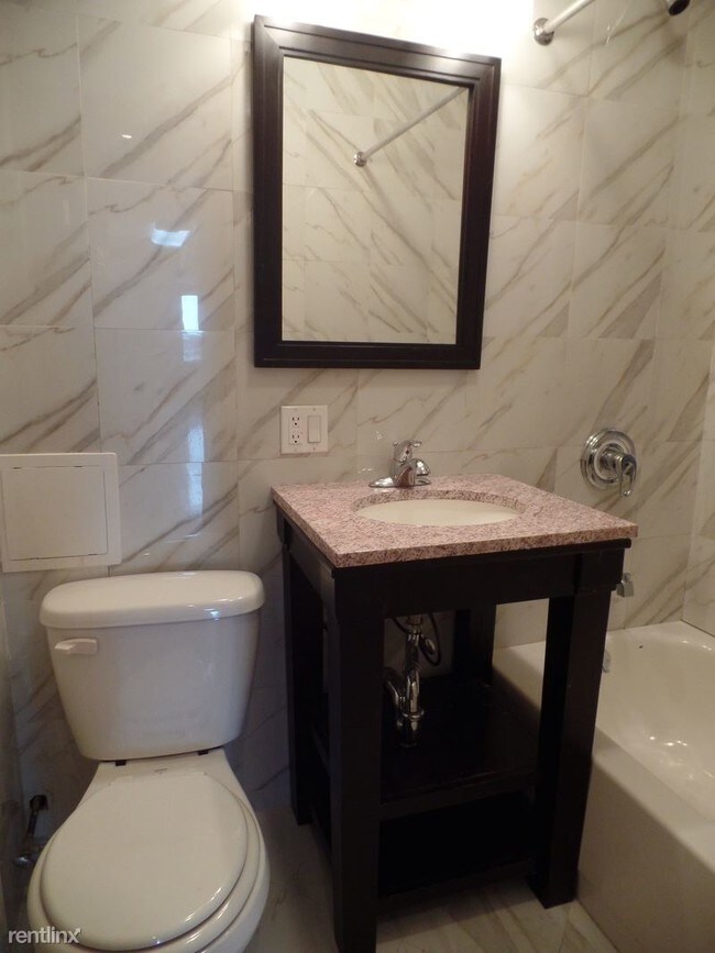 Foto del edificio - 1 br, 1 bath Apartment - 458 9th Ave