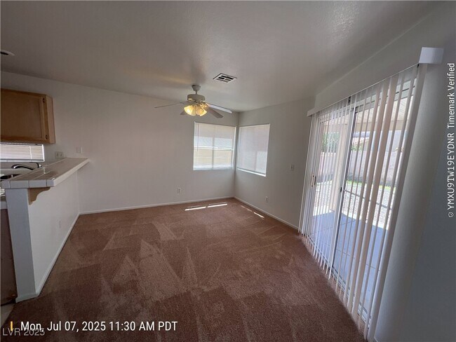 Foto del edificio - 8013 Mt Harris Ct