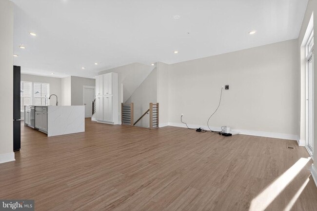 Building Photo - 22832 Tawny Pne Sq