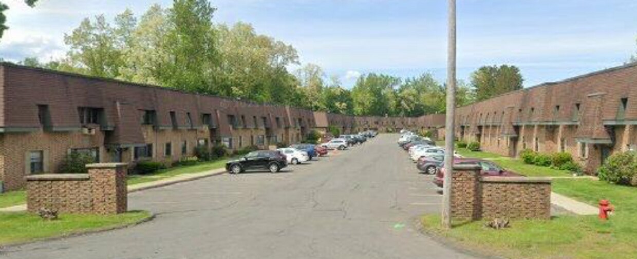 Foto principal - 2 Bedrooms 1 Bath Condo For Rent