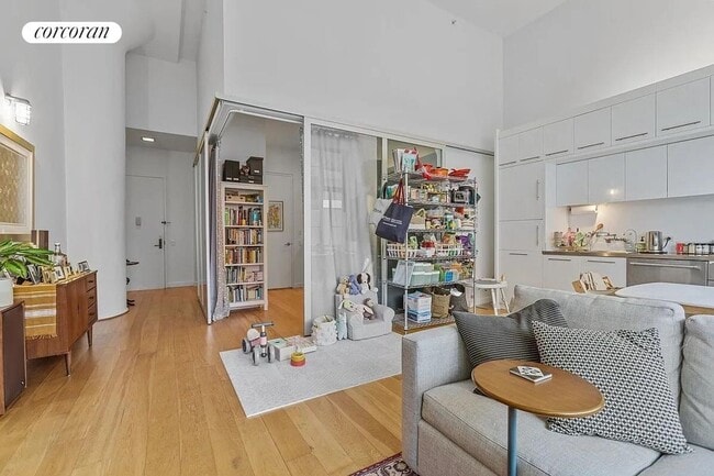 Foto del edificio - 2728-28 Thomson Ave
