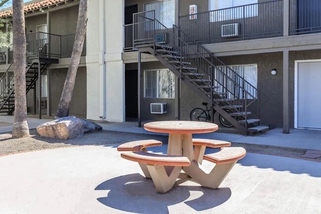 Foto del interior - Westside Commons