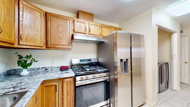 Building Photo - Charming Northeast Heights Rental - Pet Friendly!