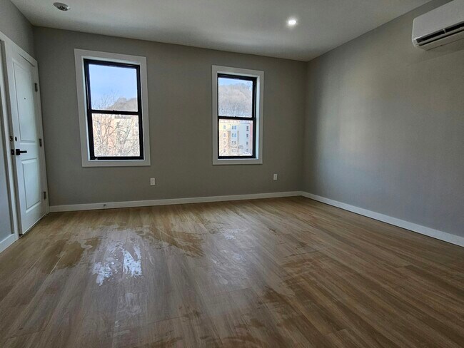 Foto del edificio - 1487 5th Ave