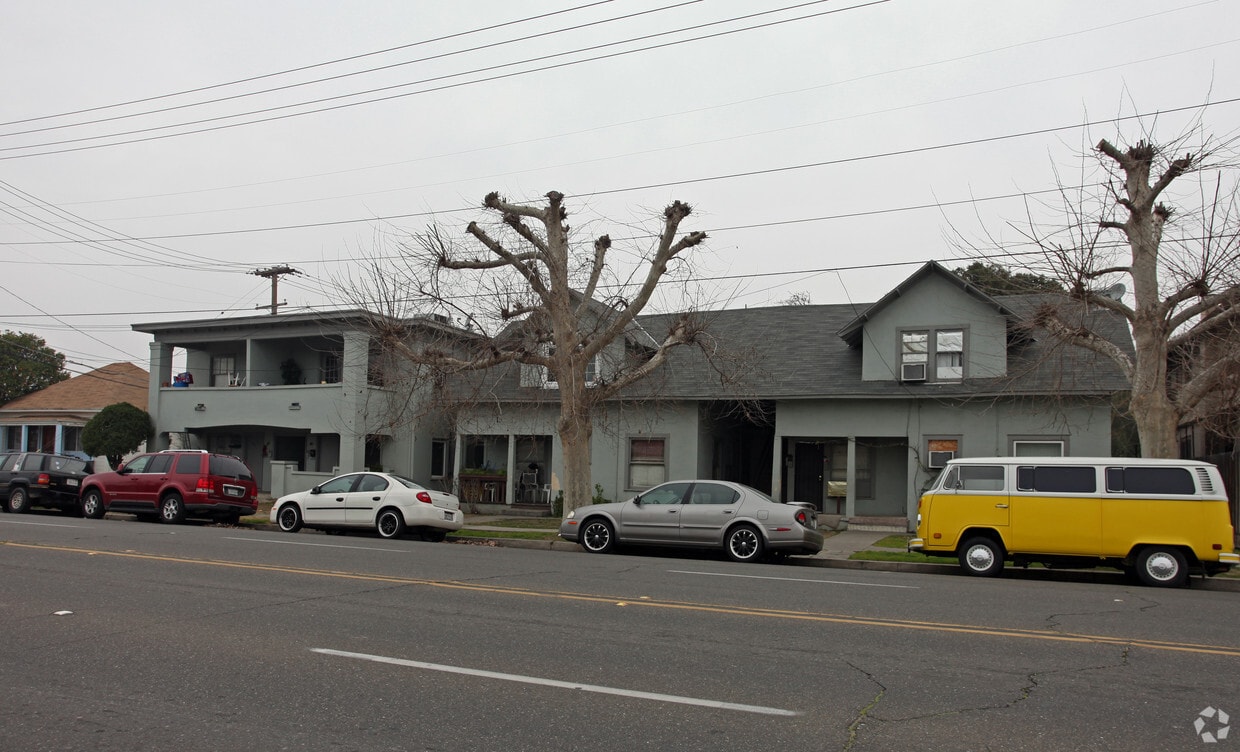 355 E Olive Ave, Turlock, CA 95380 Apartments in Turlock, CA