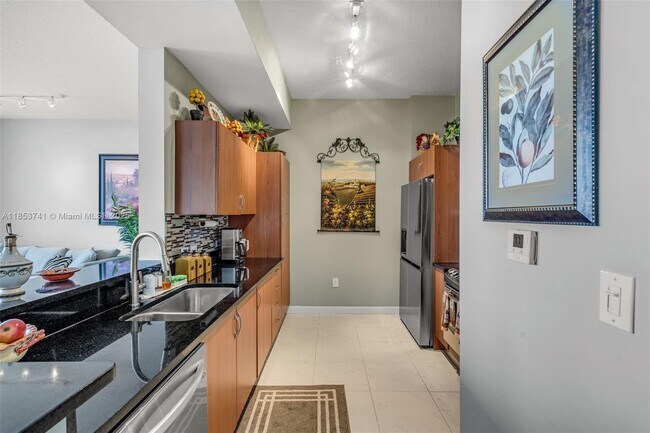 Foto del edificio - 2775 NE 187th St