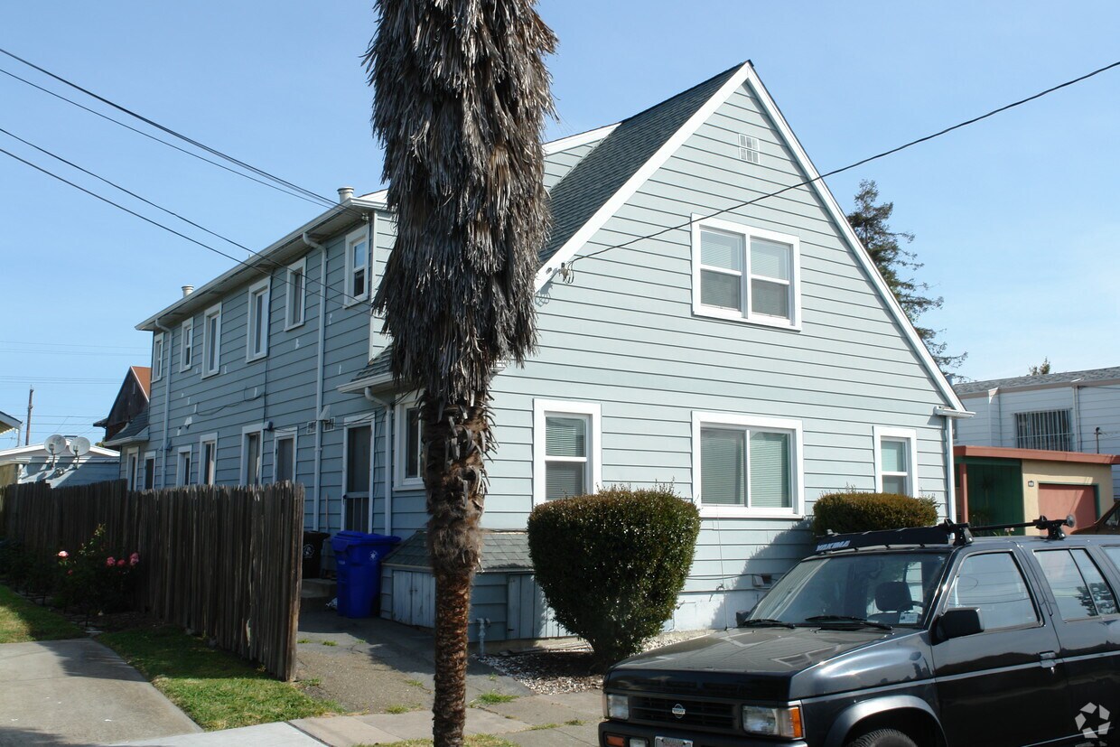 Building Photo - 6117 Fresno Ave