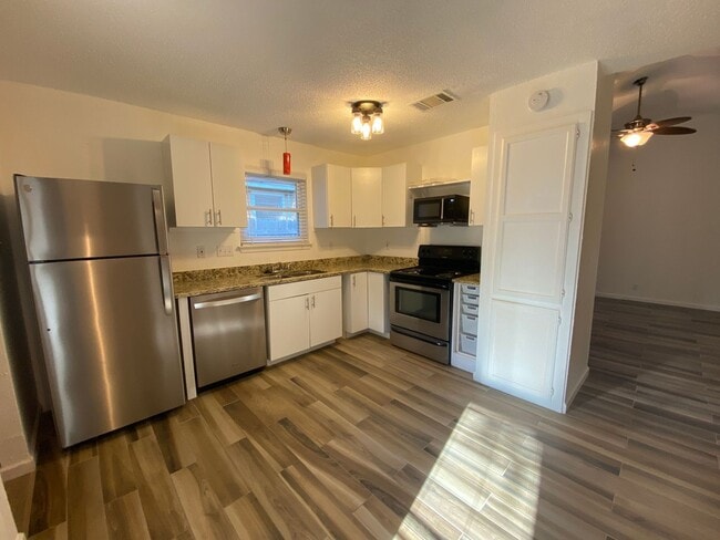 Building Photo - 9618 Sugar Hill Dr