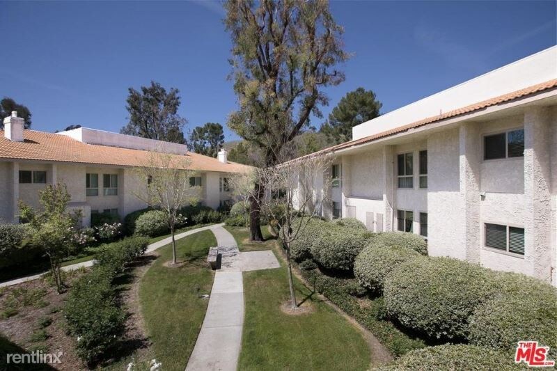 Building Photo - 4722 Park Granada