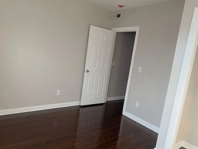 Foto del edificio - 1071 Pembroke St