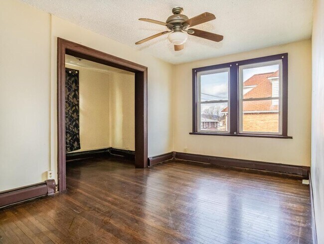 Foto del edificio - 1418 Lenz Ave