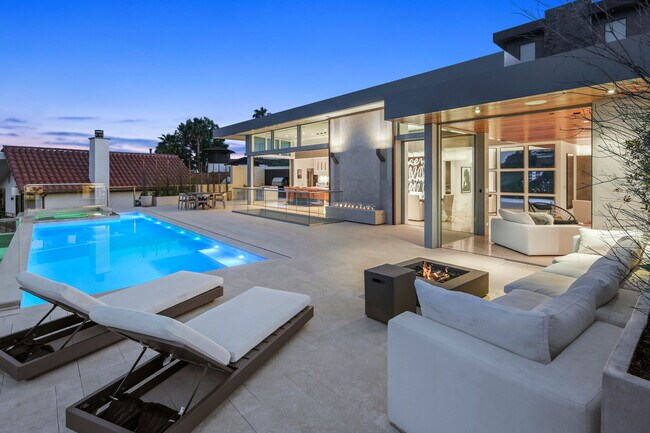 Building Photo - 2538 Carman Crest Dr