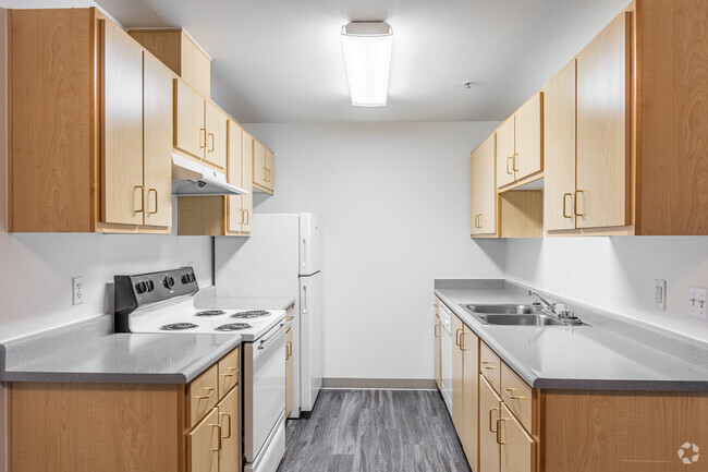 2BR, 1BA - 1003SF Kitchen - Quail Run Apartments