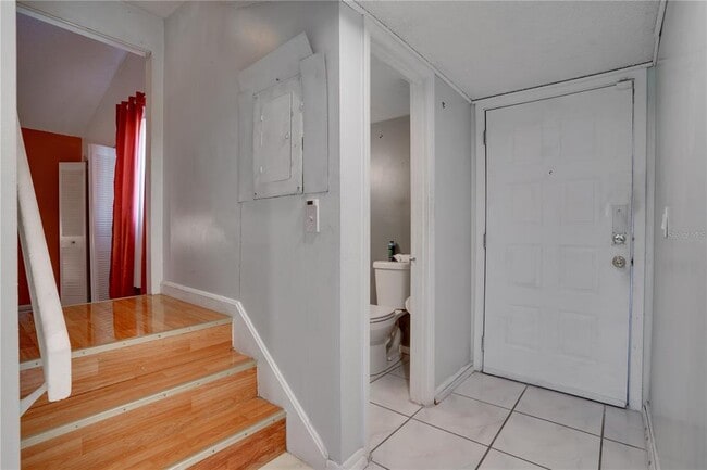 Building Photo - 6338 Newtown Cir