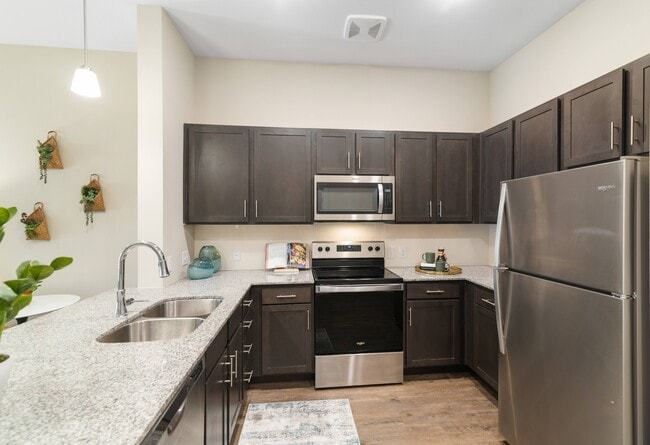 Building Photo - ArborView Circle C Ranch 62+ Active Adult