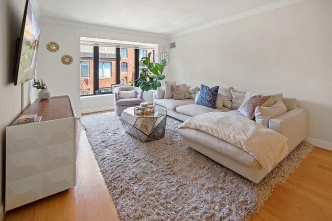 Foto del edificio - 1080 Wisconsin Ave NW