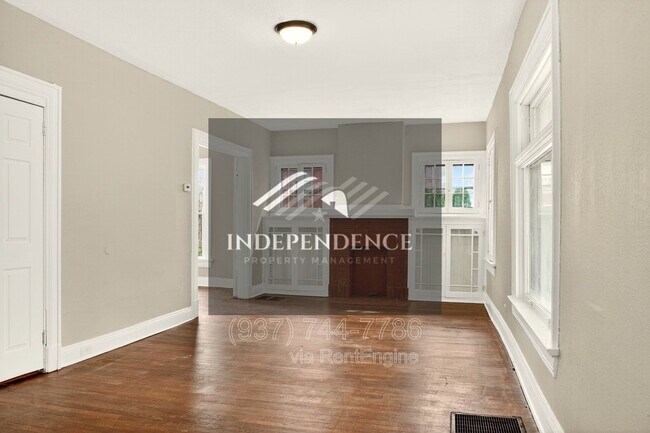 Foto del edificio - 102 Rockwood Ave