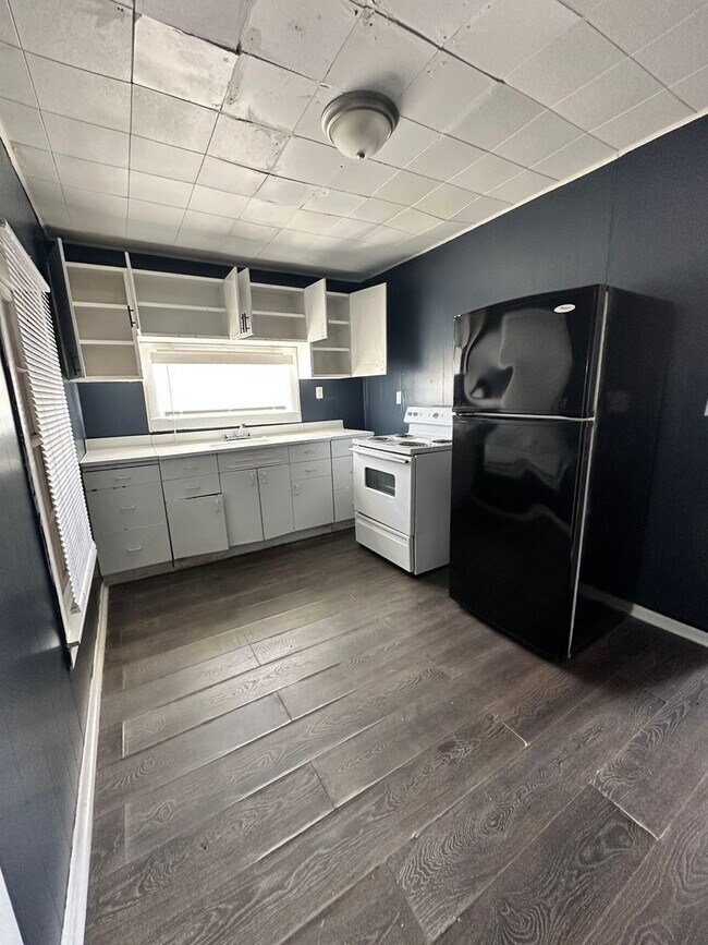 Foto del edificio - 2 Bedroom one bathroom on Corner Lot