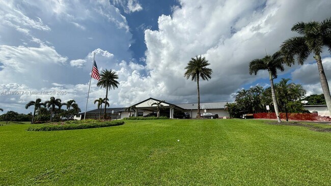 Foto del edificio - 401 NW 127th Ave