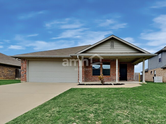 Building Photo - 1004 Lake Ridge Dr