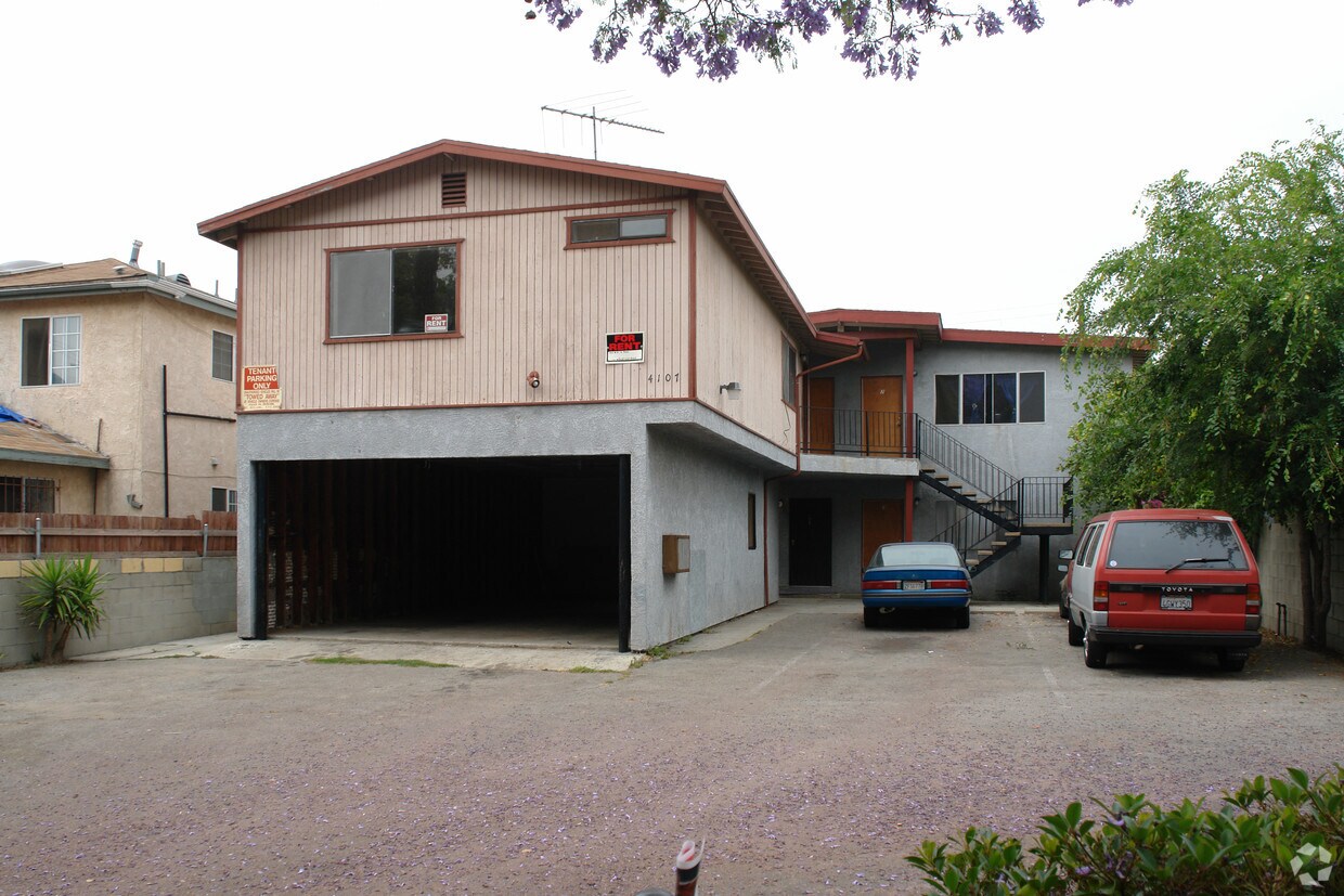 Primary Photo - 4107 Baywood St