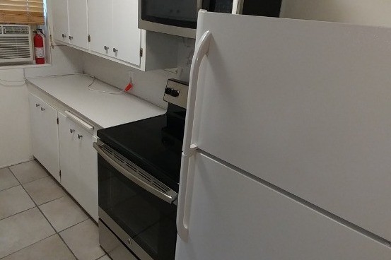 Kitchen - 7818 S Main St