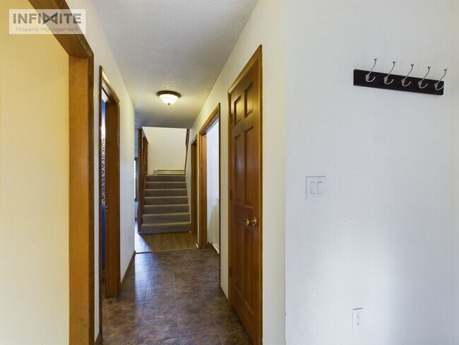 Building Photo - 202 Pioneer Dr