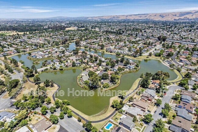 Foto del edificio - 5246 Hebrides Ct