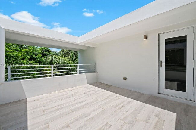 Foto del edificio - 3129 Matilda St