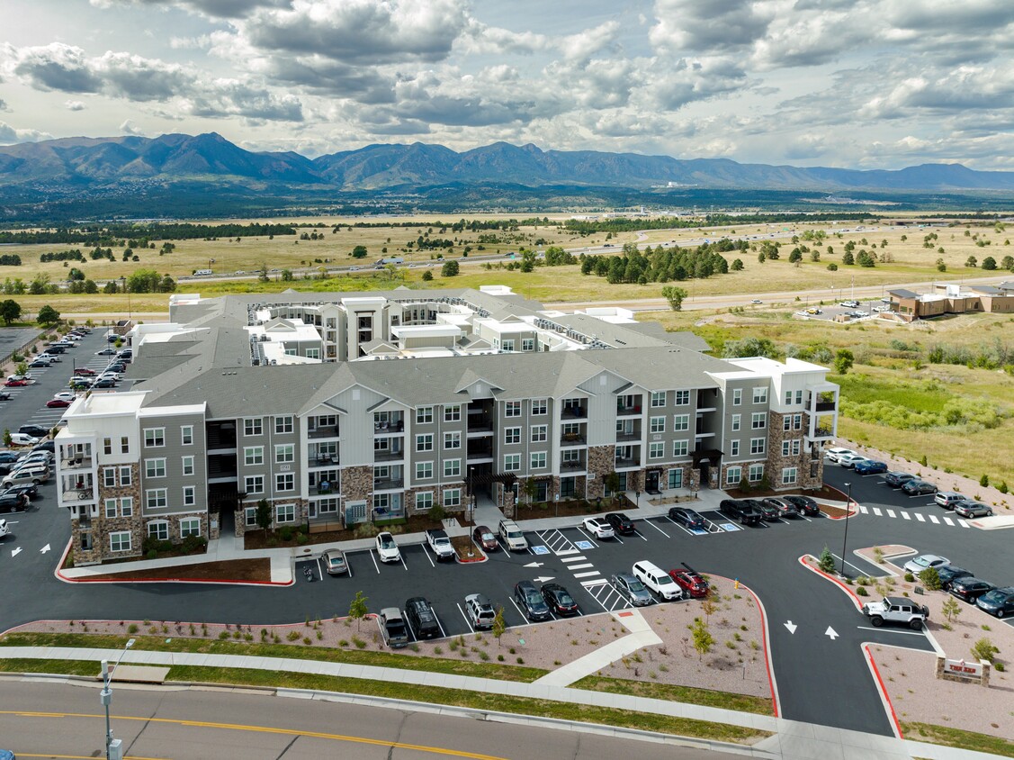 Vista aérea de Zeb, Colorado Springs, Colorado - The Zeb