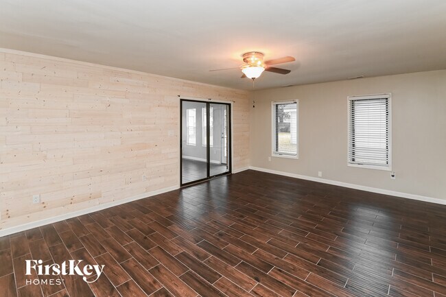 Foto del edificio - 901 Vickery Dr