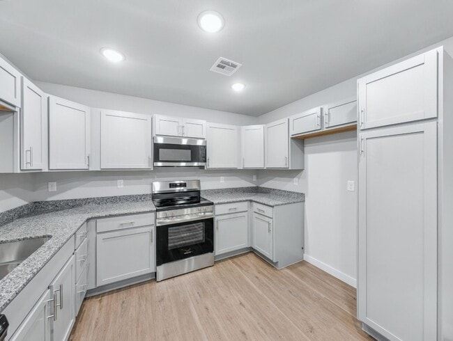 Building Photo - 311 NW 65th Ave