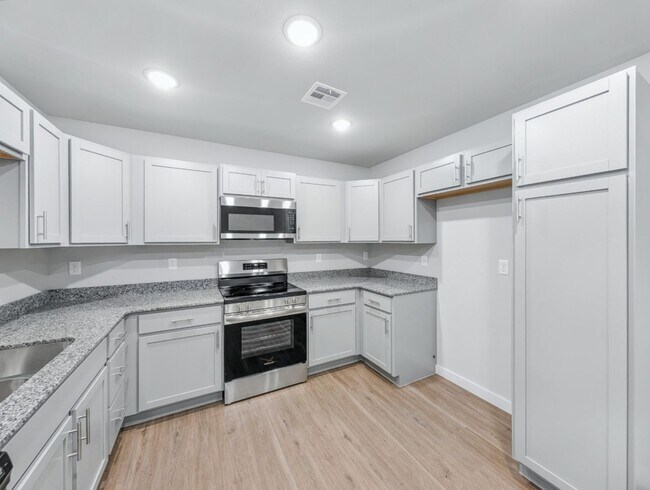 Foto del edificio - 311 NW 65th Ave