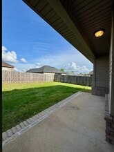 Building Photo - 800 Venice St