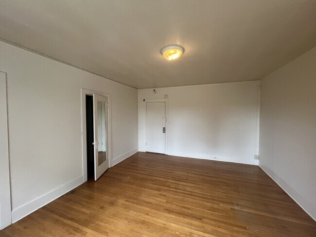 Foto del edificio - 1305 NE 45th St