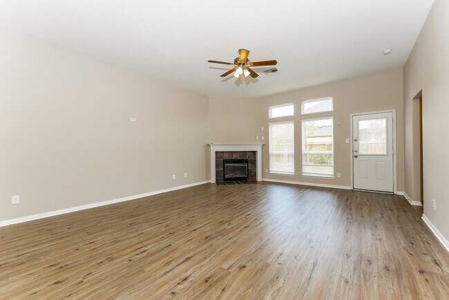 Foto del edificio - 9957 Yearling Pl