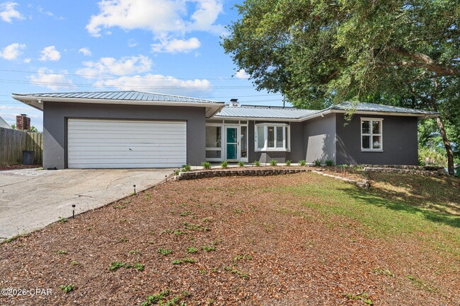 Building Photo - 136 Colina Cir
