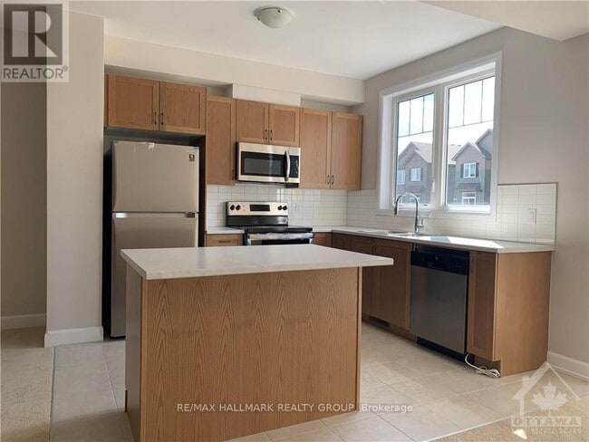 Building Photo - 516 Clemency Cres