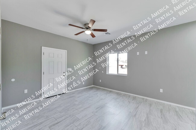 Foto del edificio - 1625 N Mountain View Ave