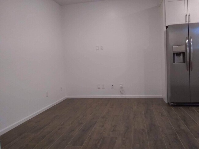 Foto del edificio - 4554 N 92nd Ln