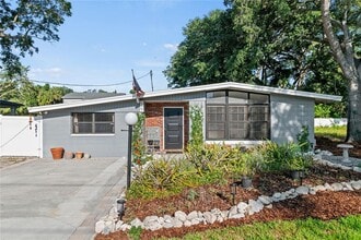 Building Photo - 2407 S Lois Ave