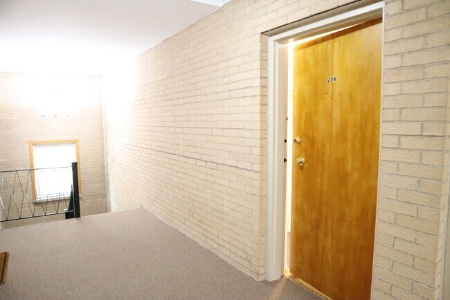 Building Photo - 248 S Marion St
